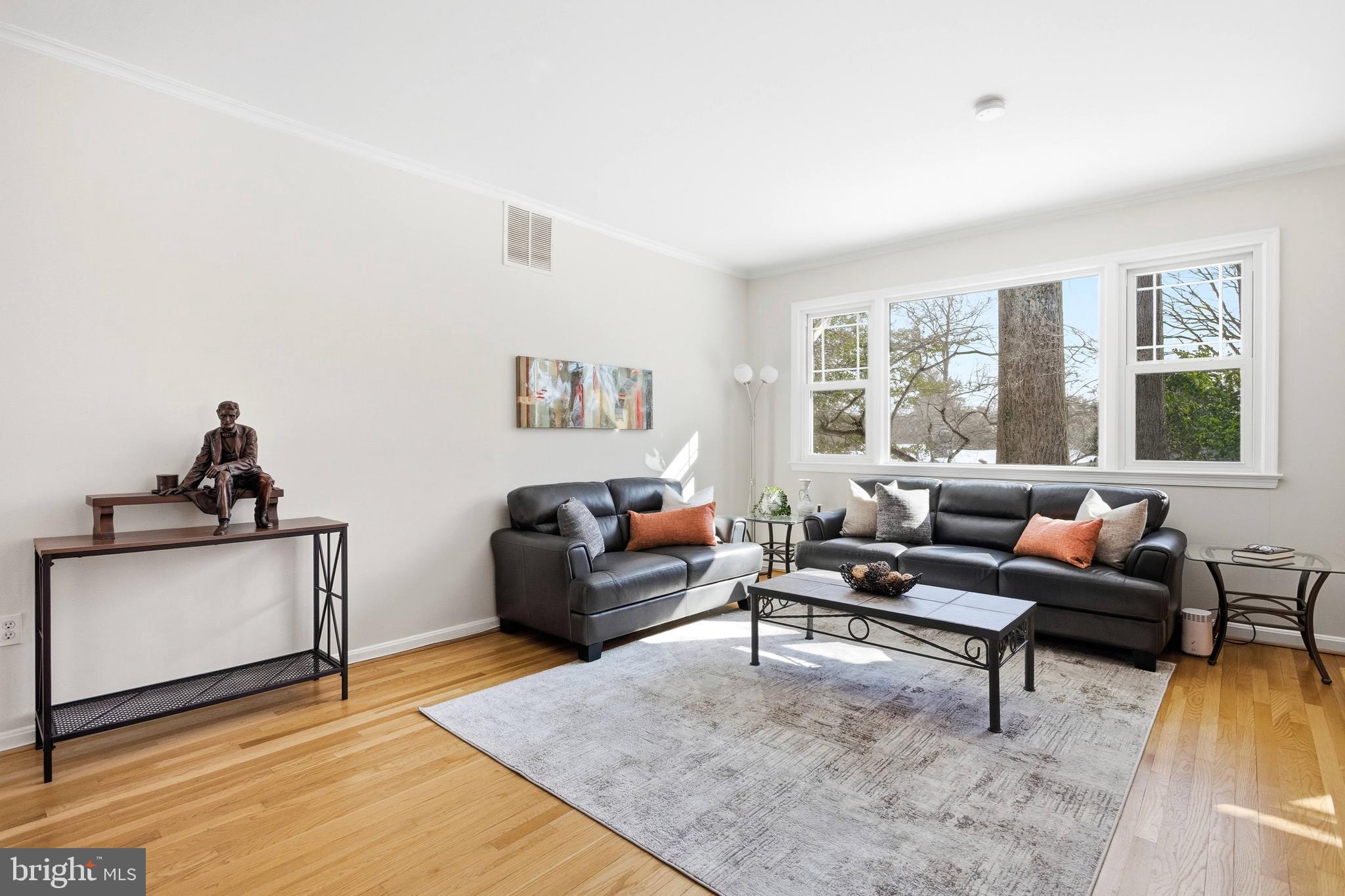 521 Creek Crossing Road Northeast Vienna, VA 22180 - Photo 18 of 63