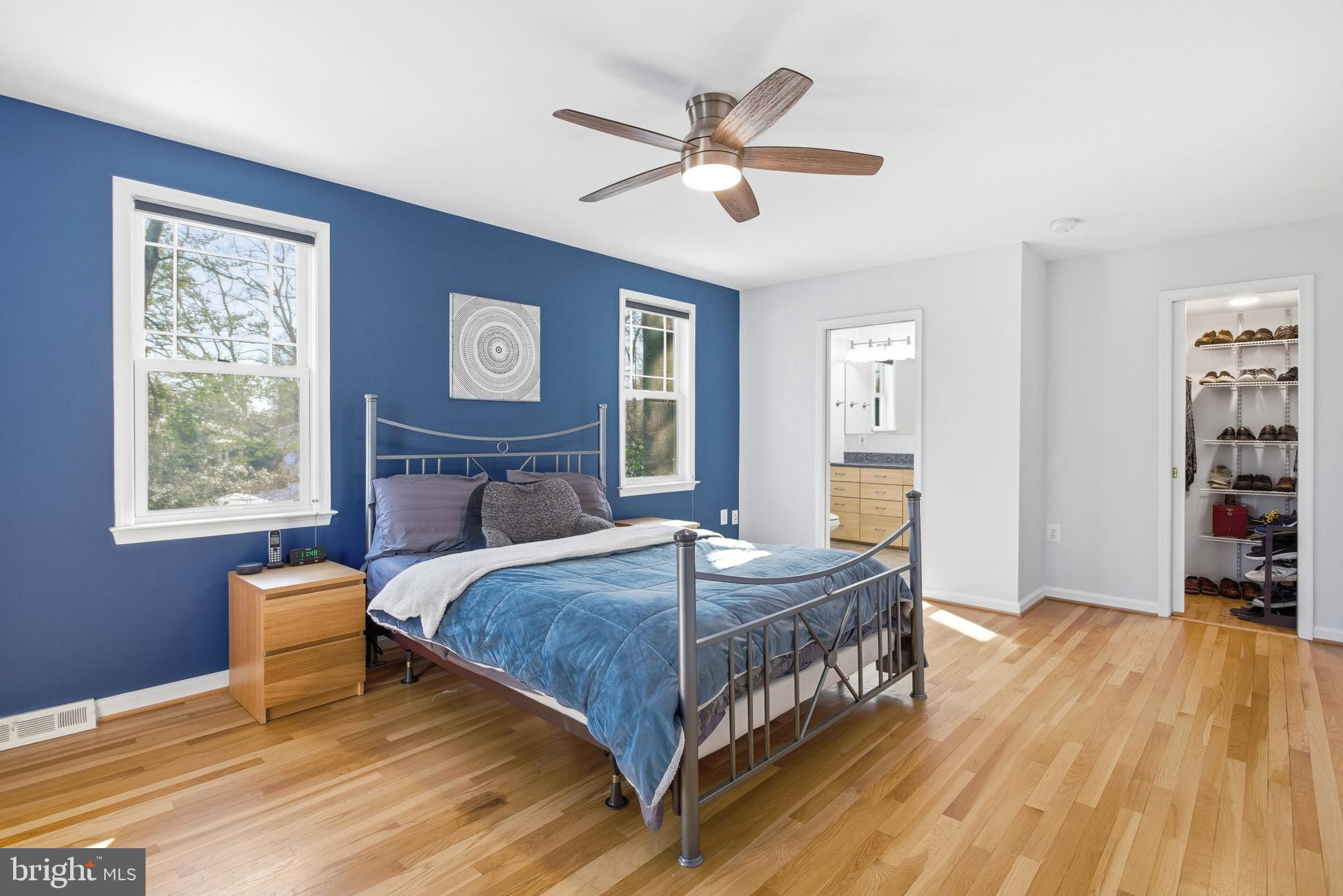 521 Creek Crossing Road Northeast Vienna, VA 22180 - Photo 4 of 63