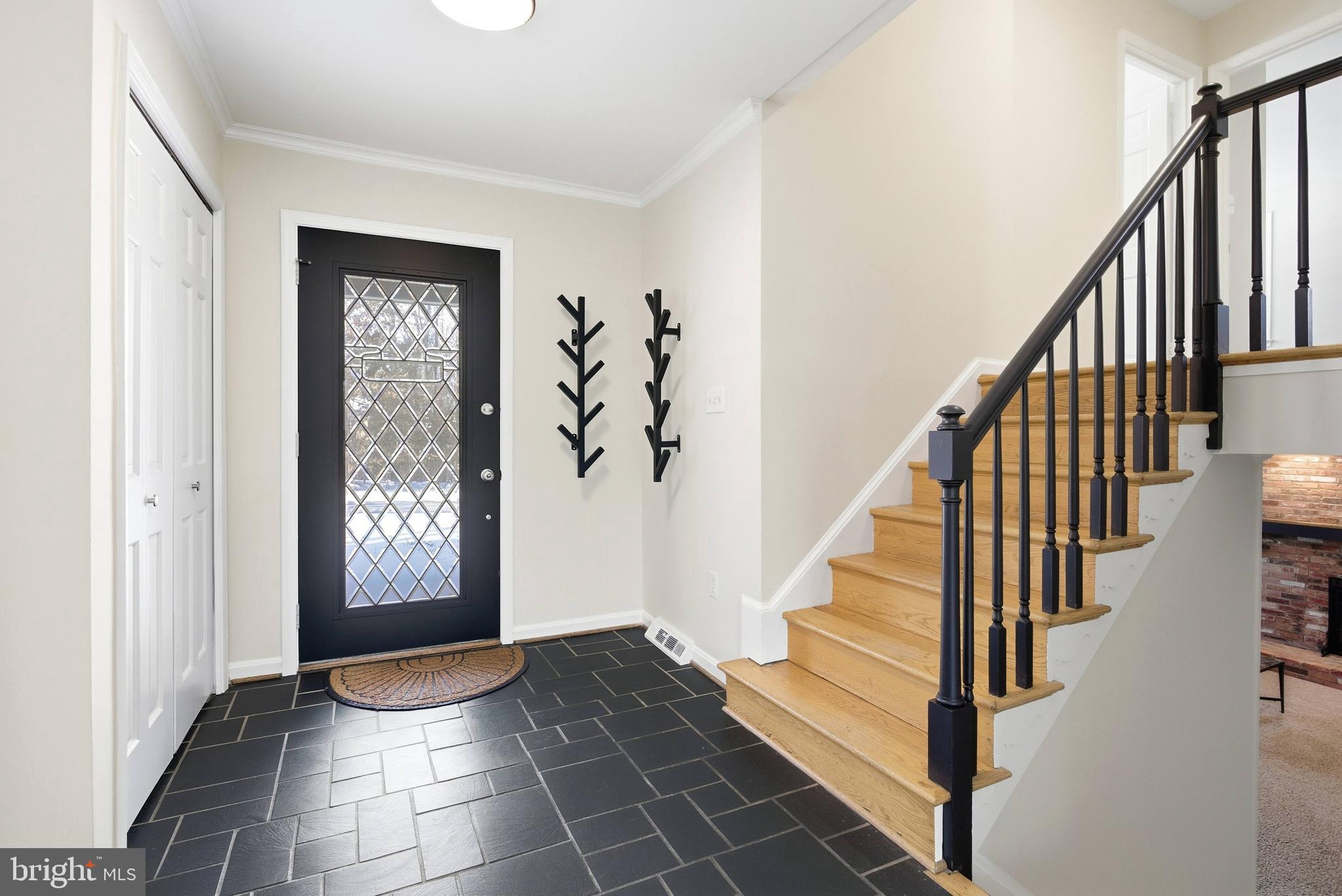 521 Creek Crossing Road Northeast Vienna, VA 22180 - Photo 8 of 63