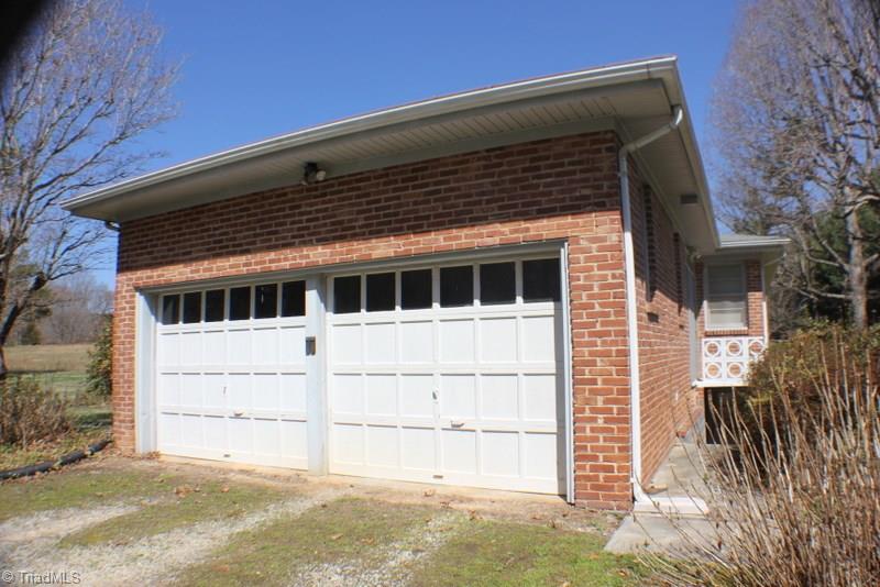 126 Gilley Road Pilot Mountain, NC 27041 - Photo 5 of 27 Gallery Image 5