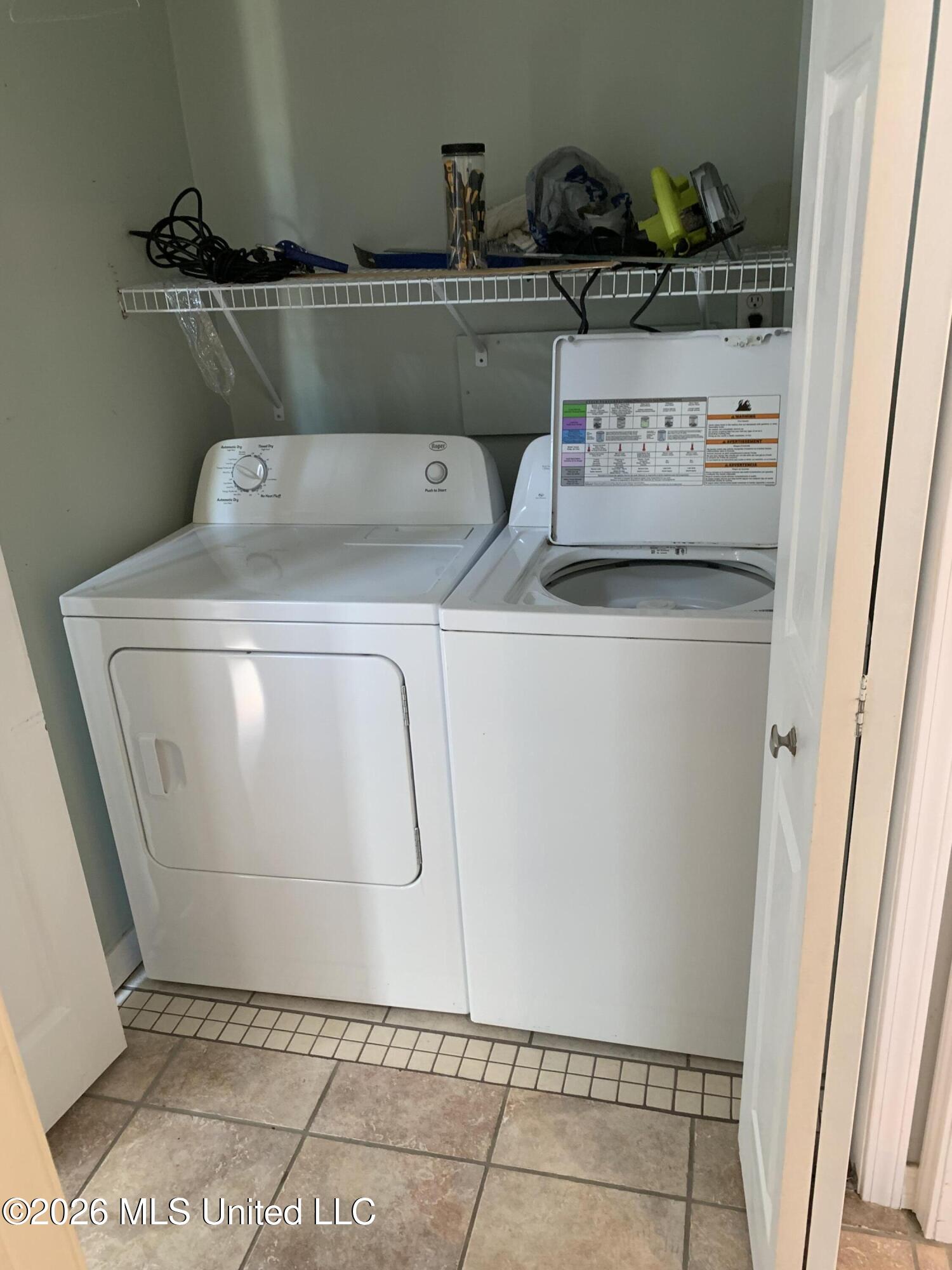 928 Courthouse Road, Unit 38 Gulfport, MS 39507 - Photo 4 of 21 Laundry Closet