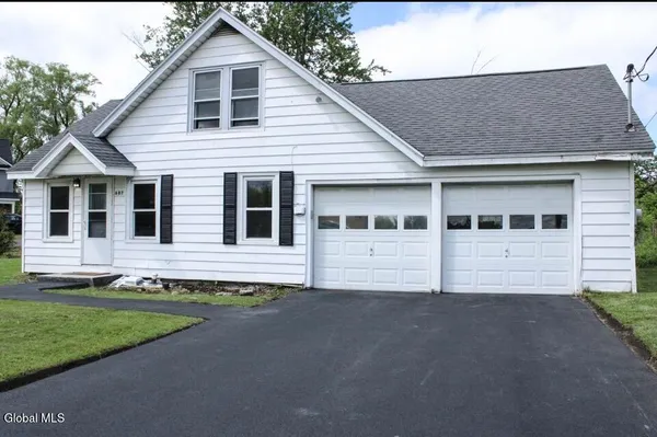 $2,195 | 607 Boght Road, Colonie, NY 12047