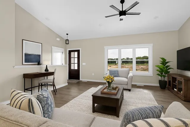 $484,900 | 940 Crockett Drive, Holmen, WI 54636