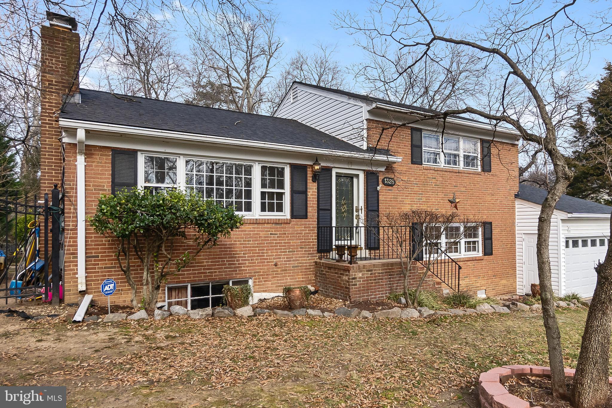 1328 Devils Reach Road Woodbridge, VA 22192 - Photo 4 of 46 Gallery Image 4