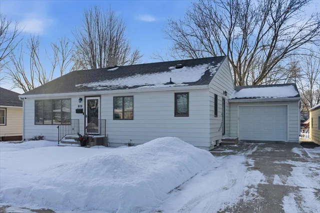 $260,000 | 808 3rd Street South, Cold Spring, MN 56320