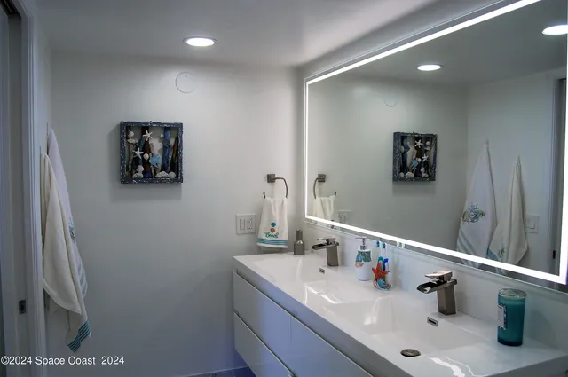 $5,500 | 1860 North Atlantic Avenue, Unit 405, Cocoa Beach, FL 32931