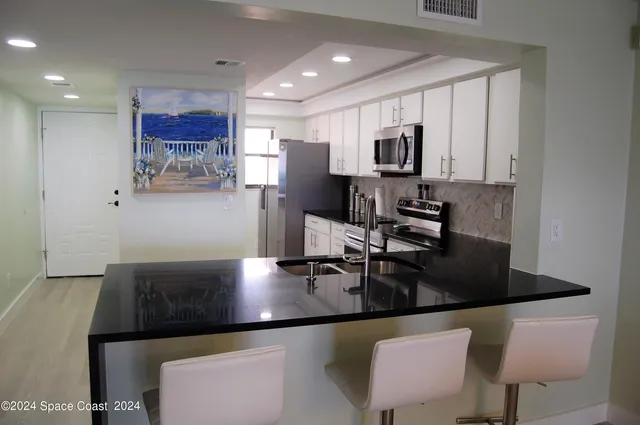 $5,500 | 1860 North Atlantic Avenue, Unit 405, Cocoa Beach, FL 32931