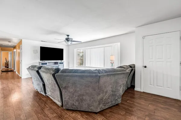 $427,500 | 2469 Shaft Street, Selma, CA 93662
