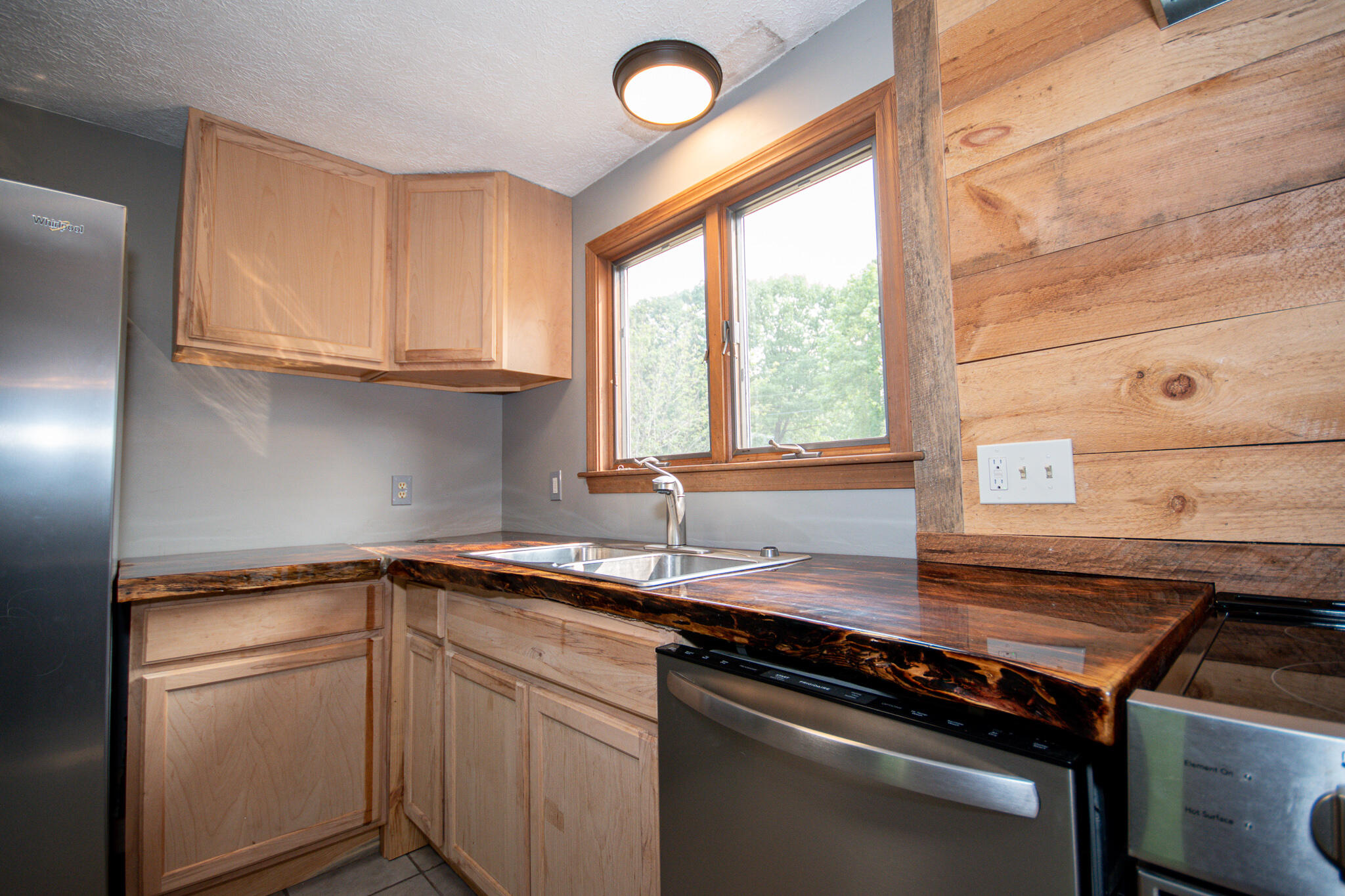 851 Goodwin Road Eliot, ME 03903 - Photo 11 of 35 HCP_0054