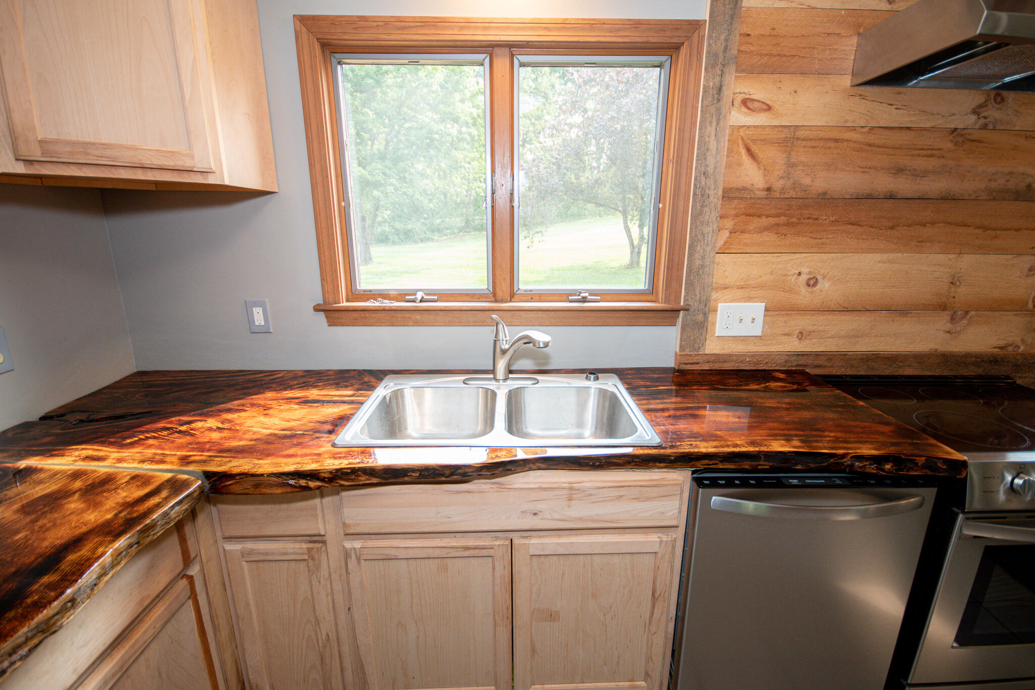 851 Goodwin Road Eliot, ME 03903 - Photo 10 of 35 HCP_0055