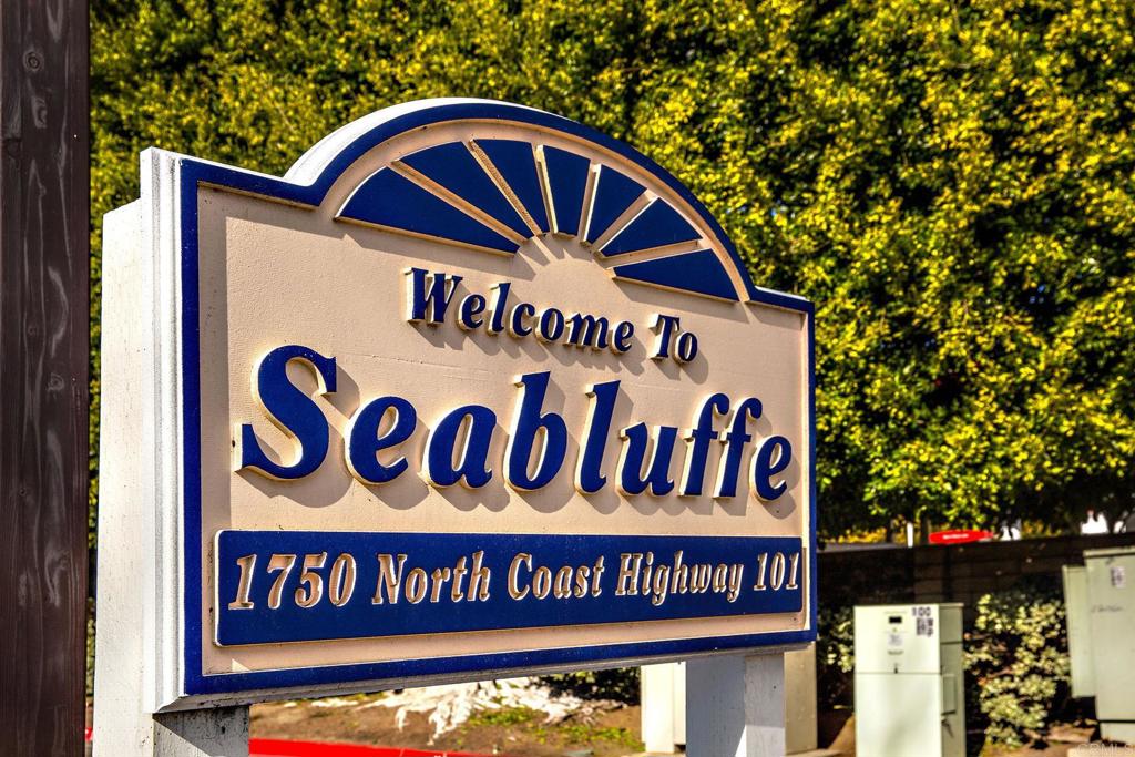 1734 Kennington Road Encinitas, CA 92024 - Photo 3 of 35