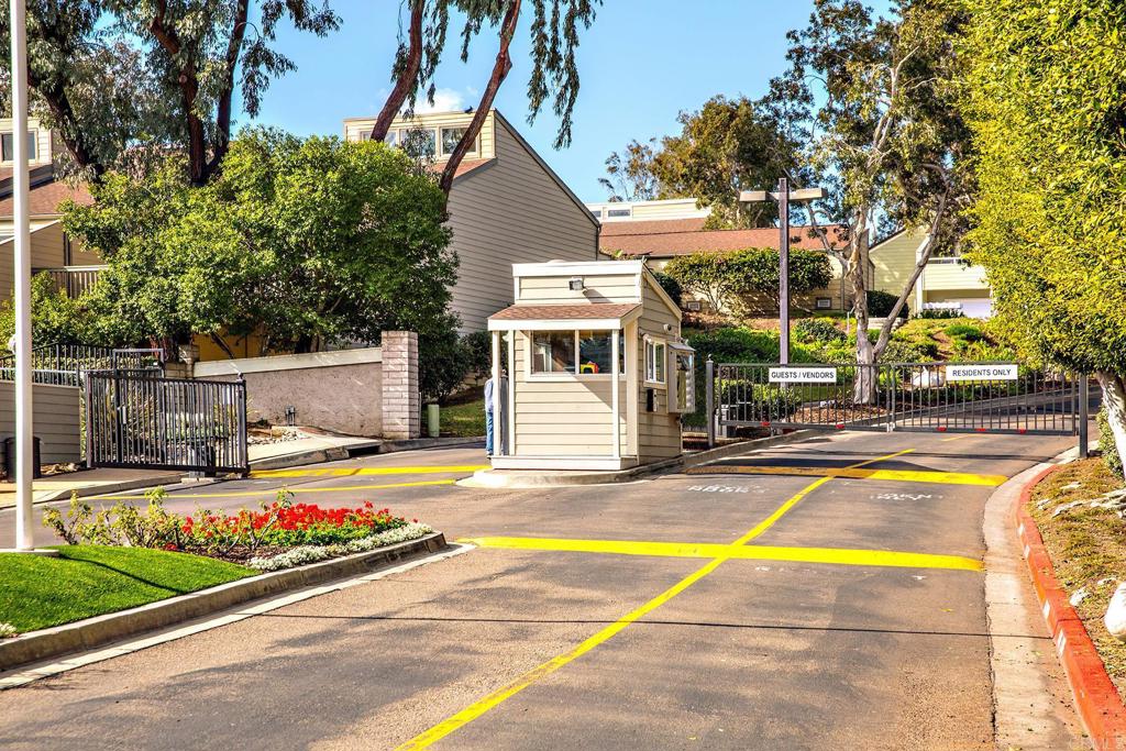 1734 Kennington Road Encinitas, CA 92024 - Photo 4 of 35