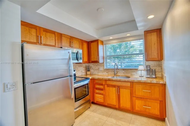 $399,000 | 68 Yacht Club Drive, Unit 2, North Palm Beach, FL 33408