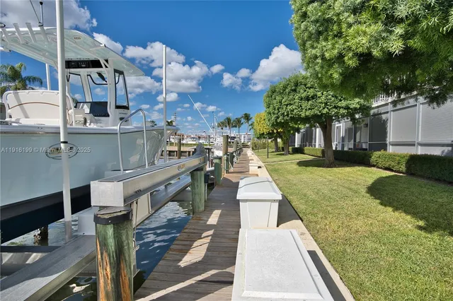 $399,000 | 68 Yacht Club Drive, Unit 2, North Palm Beach, FL 33408