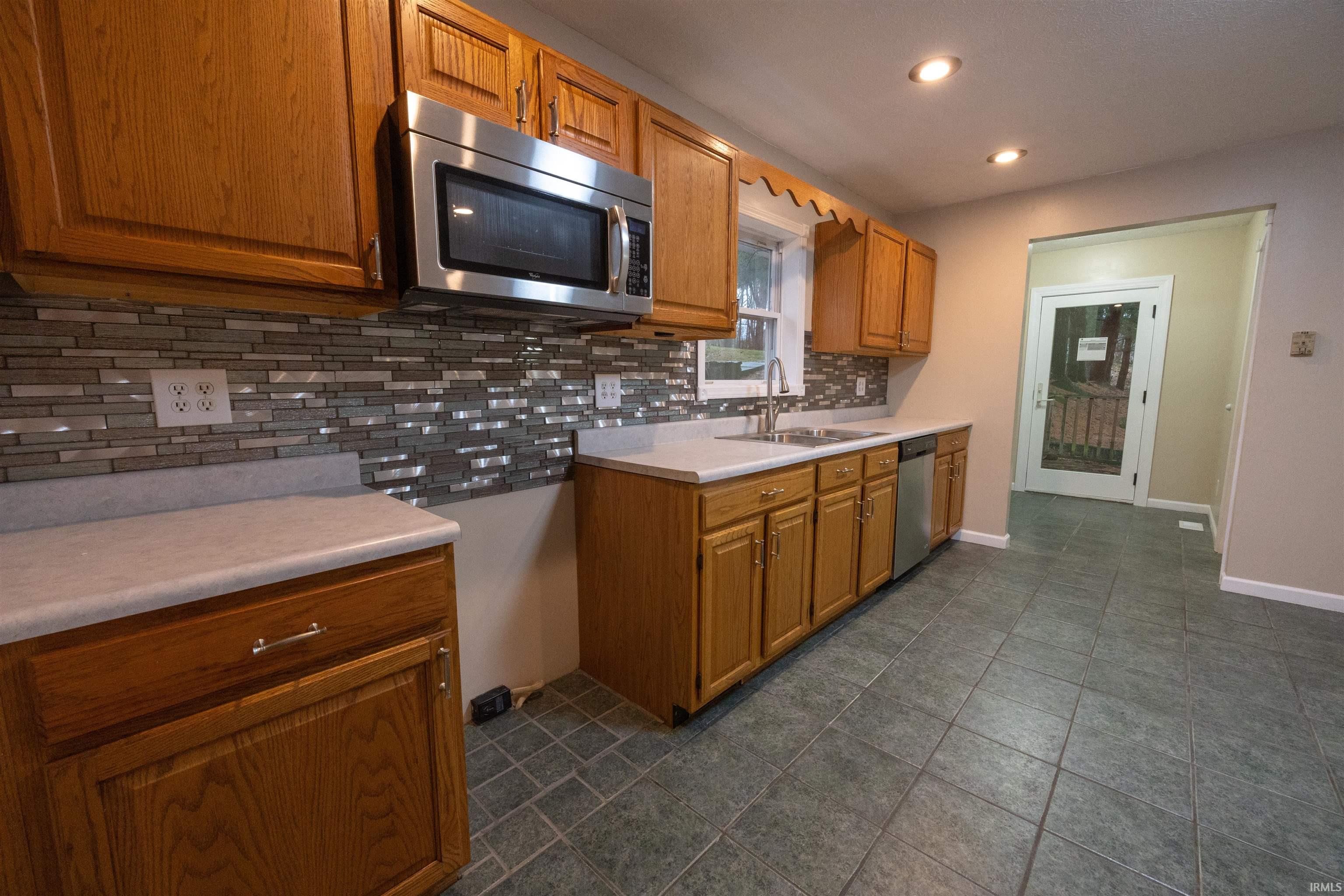 1013 R Street Bedford, IN 47421 - Photo 11 of 27 Gallery Image 11