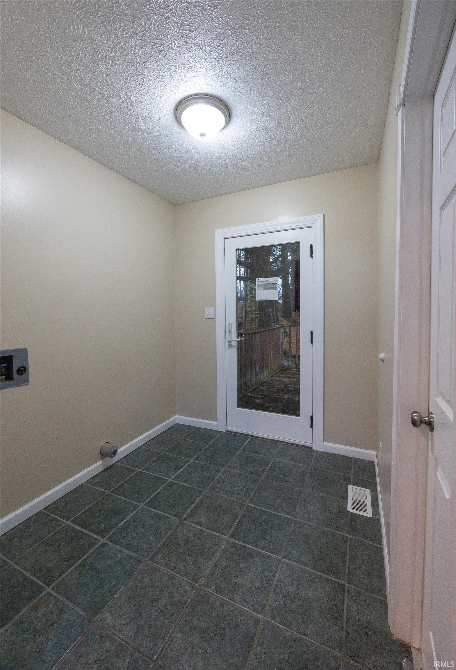 1013 R Street Bedford, IN 47421 - Photo 18 of 27 Gallery Image 18