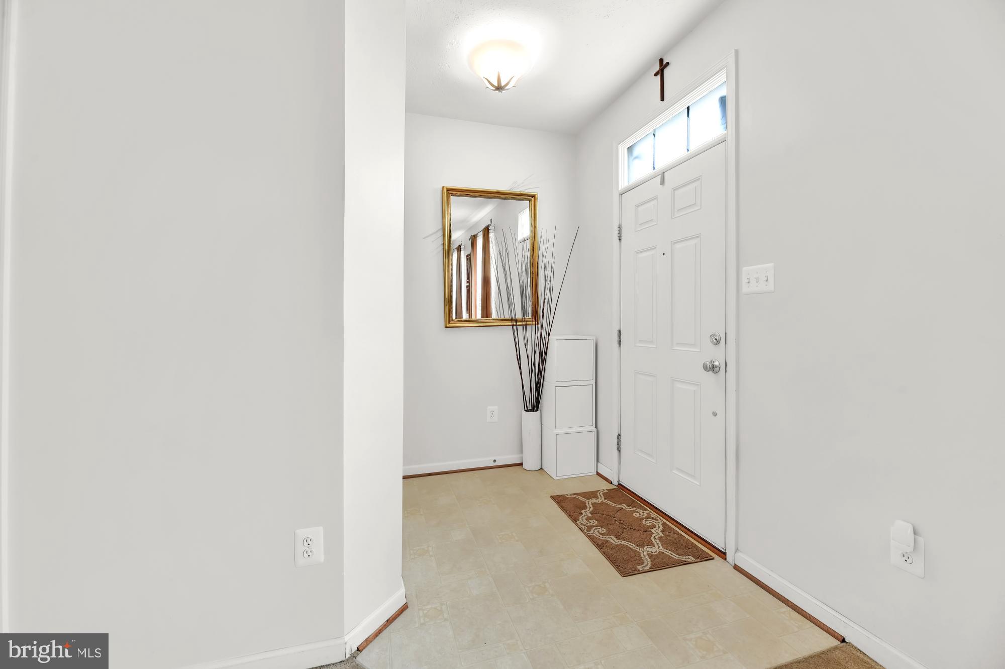 9811 Davison Road Baltimore, MD 21220 - Photo 2 of 25 Entryway