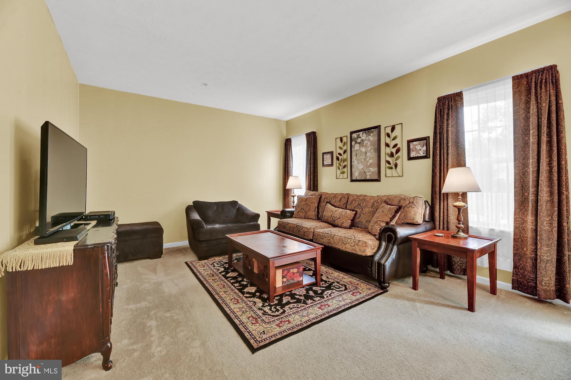 9811 Davison Road Baltimore, MD 21220 - Photo 8 of 25 Relaxing Family Room
