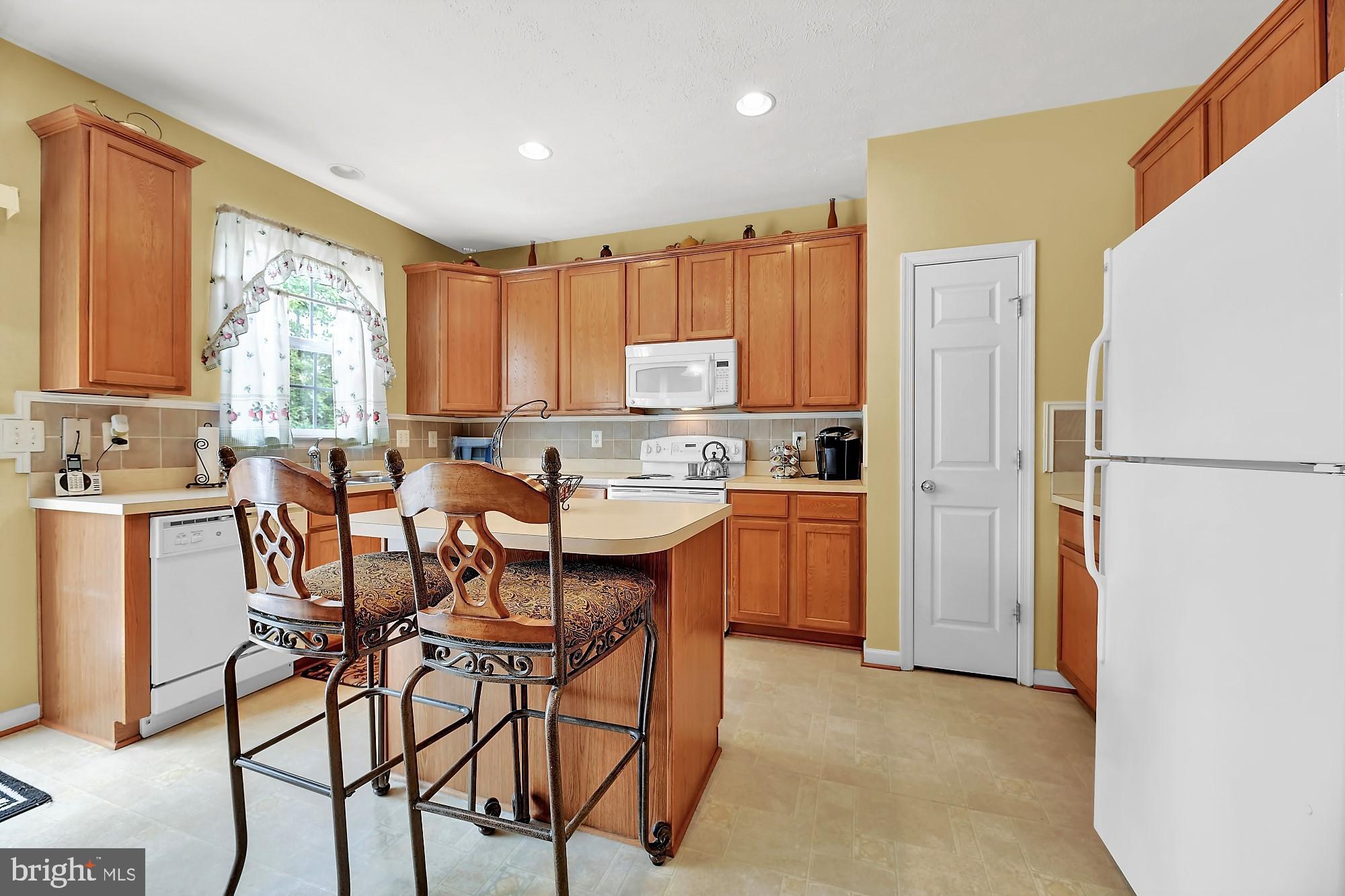 9811 Davison Road Baltimore, MD 21220 - Photo 10 of 25 Kitchen