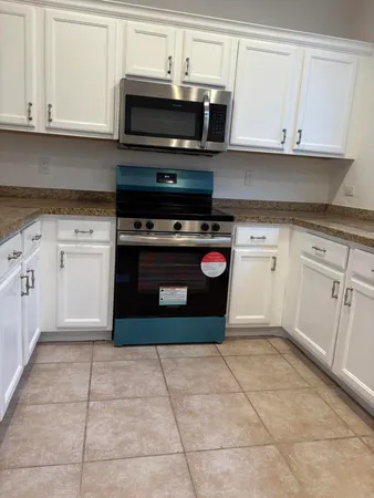 $2,900 | 833 Millbrae Court, Unit 4, West Palm Beach, FL 33401