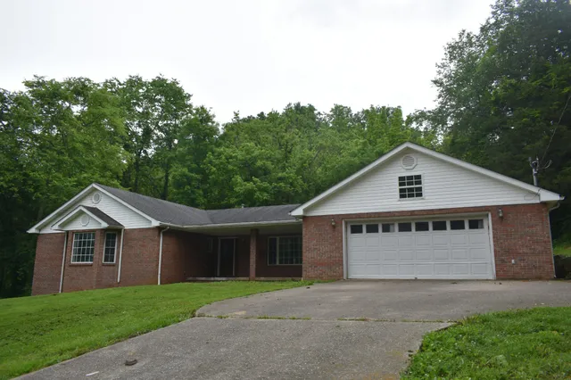 $399,000 | 6 Campbell Lane, Pleasant Shade, TN 37145