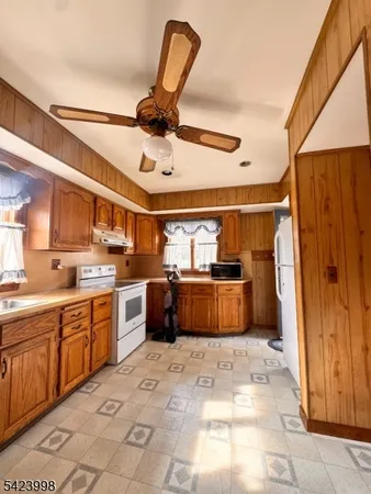 $299,000 | 205 Edison Avenue, Stewartsville, NJ 08886