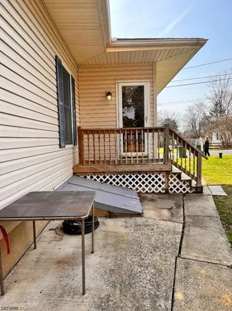 $299,000 | 205 Edison Avenue, Stewartsville, NJ 08886