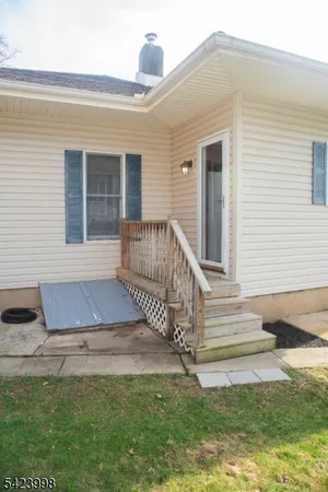 $299,000 | 205 Edison Avenue, Stewartsville, NJ 08886