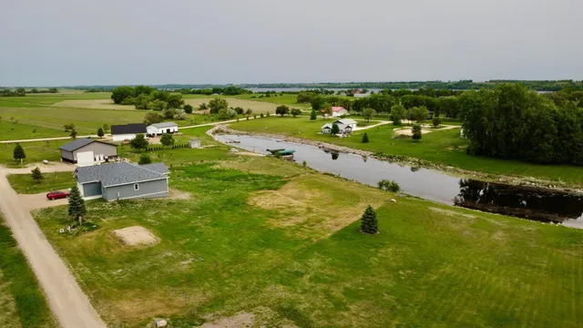 $140,000 | 48122 Isaac Lane, Big Stone City, SD 57216