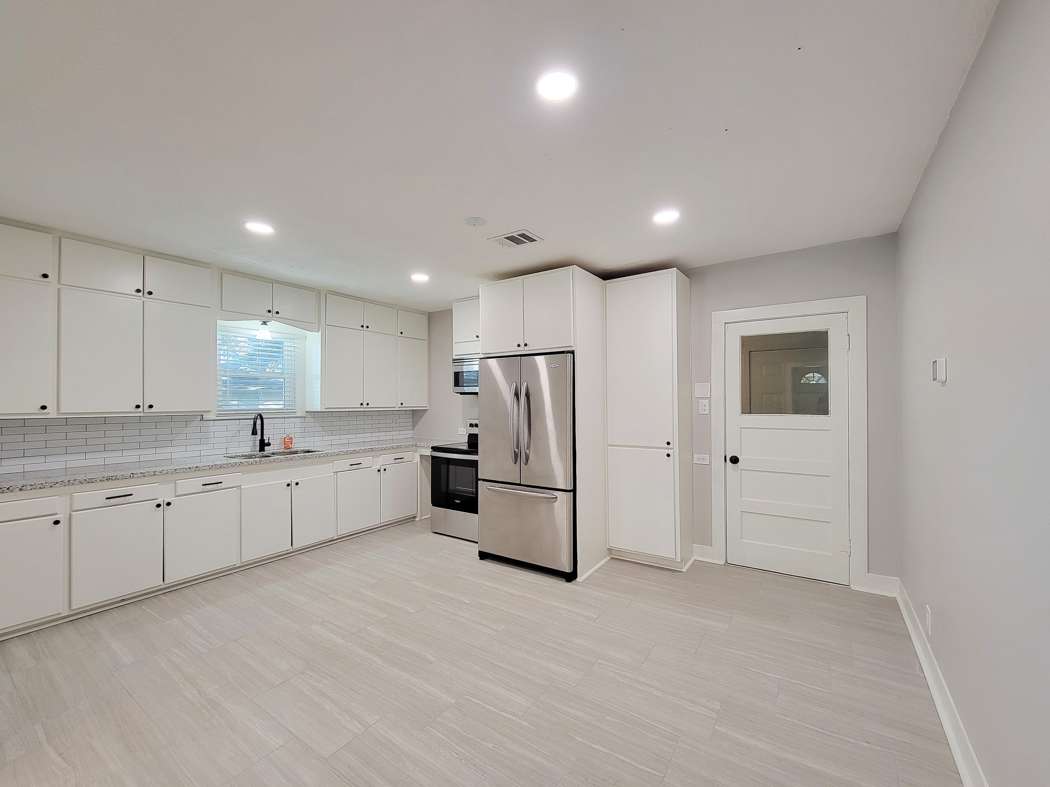 1113 San Jacinto Street Rosenberg, TX 77471 - Photo 8 of 25