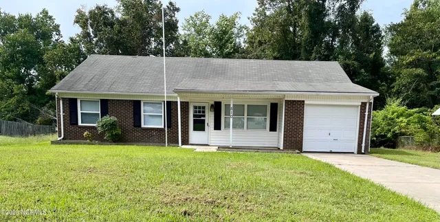 $1,350 | 510 Thyme Court, Jacksonville, NC 28540