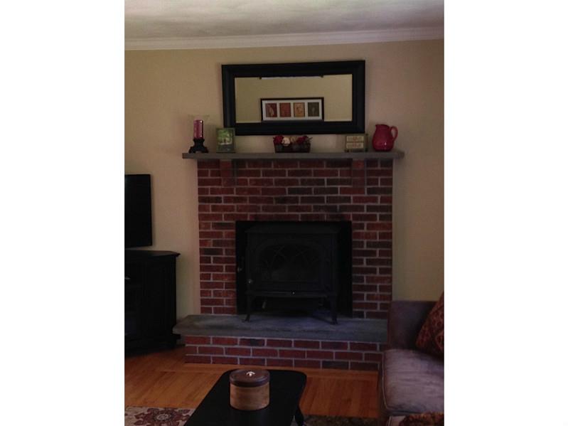 183 Pig Hill Road Coventry, RI 02827 - Photo 6 of 19 Living Room.
