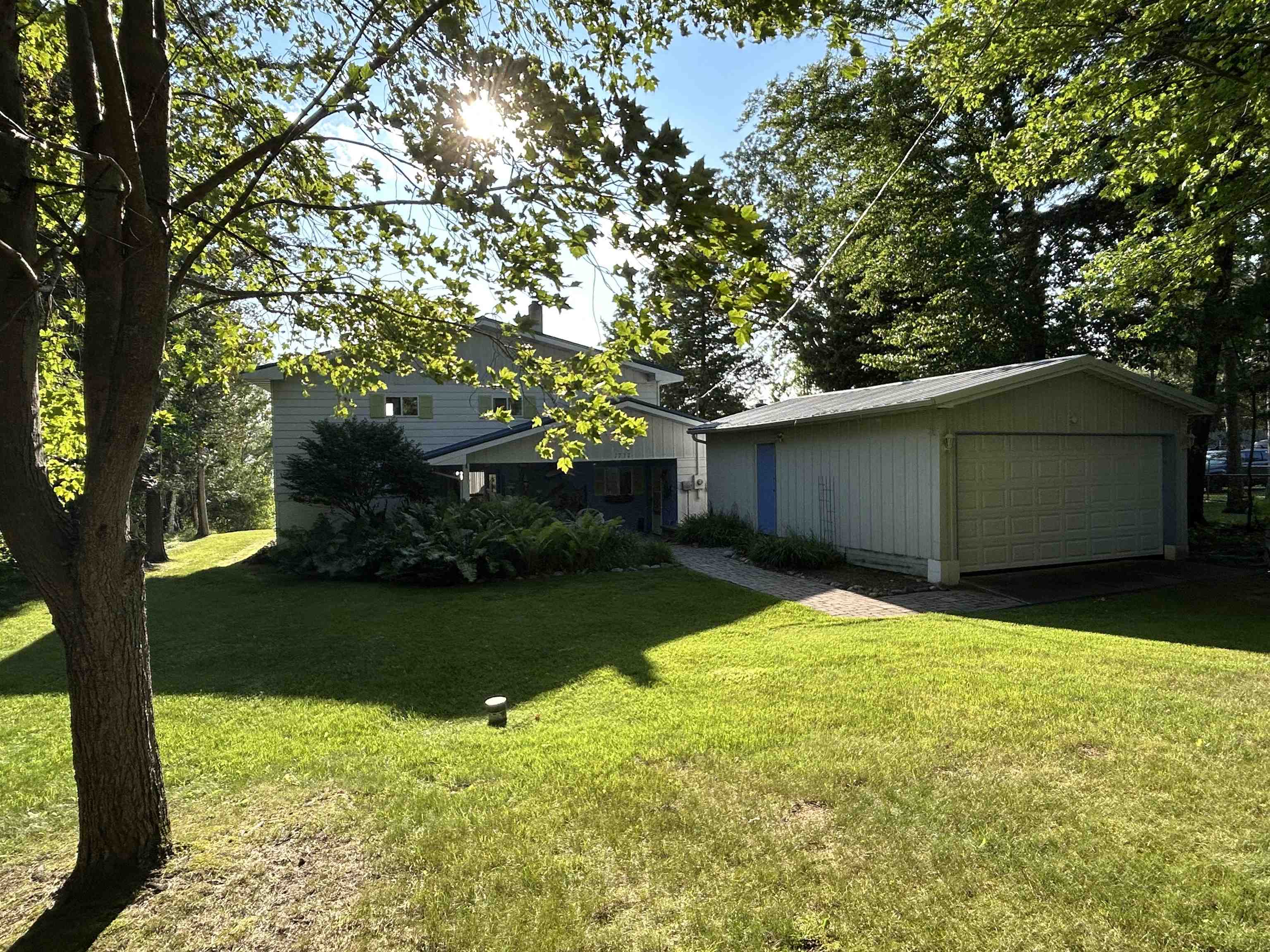 1777 East Pratt Lake Road Gladwin, MI 48624 - Photo 7 of 44 Gallery Image 7