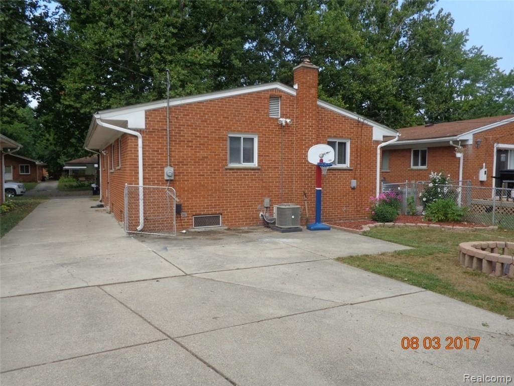 19362 Rensellor Street Livonia, MI 48152 - Photo 3 of 33 DSC03489 (1280x960).jpg