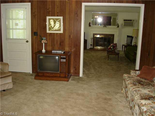 763 Bescher Chapel Road Trinity, NC 27370 - Photo 8 of 16 Den/Family/Great Room.