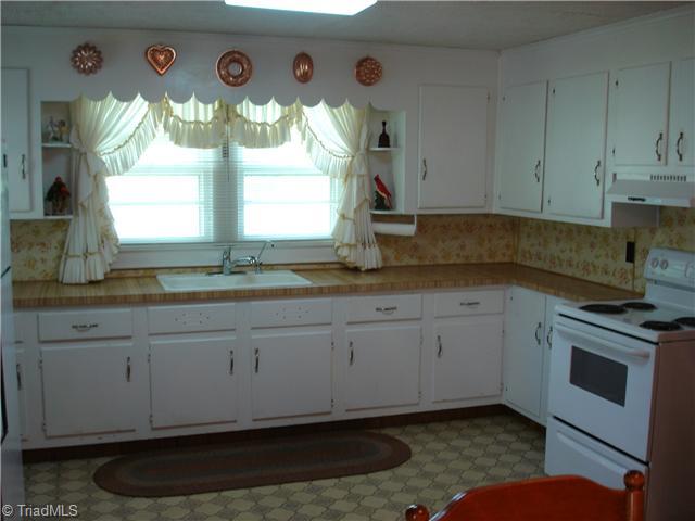 763 Bescher Chapel Road Trinity, NC 27370 - Photo 9 of 16 Kitchen.