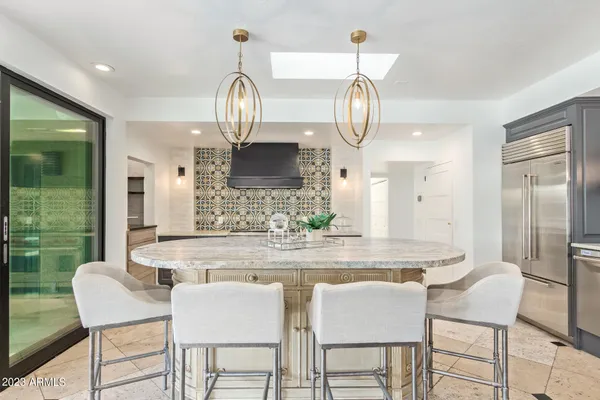 $8,200 | 4450 East Camelback Road, Unit 1, Phoenix, AZ 85018