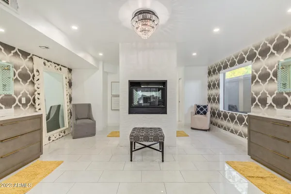 $8,200 | 4450 East Camelback Road, Unit 1, Phoenix, AZ 85018