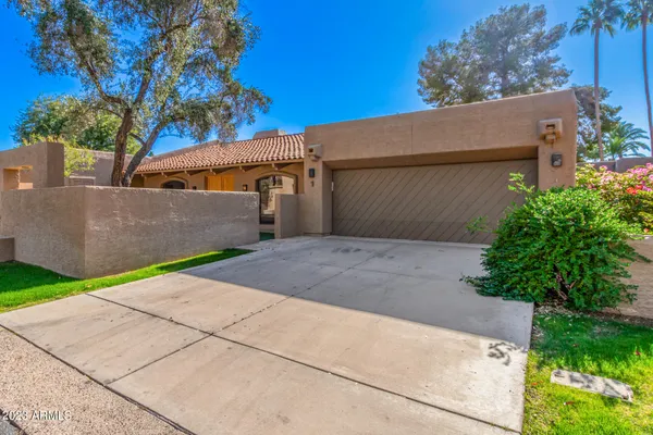 $8,200 | 4450 East Camelback Road, Unit 1, Phoenix, AZ 85018
