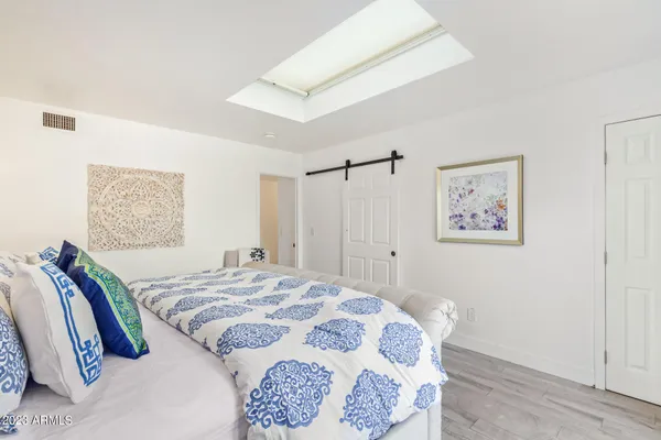 $8,200 | 4450 East Camelback Road, Unit 1, Phoenix, AZ 85018