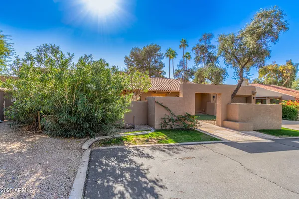 $8,200 | 4450 East Camelback Road, Unit 1, Phoenix, AZ 85018