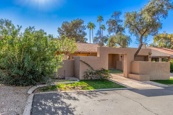 $8,200 | 4450 East Camelback Road, Unit 1, Phoenix, AZ 85018