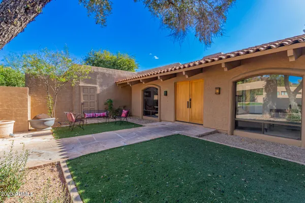 $8,200 | 4450 East Camelback Road, Unit 1, Phoenix, AZ 85018