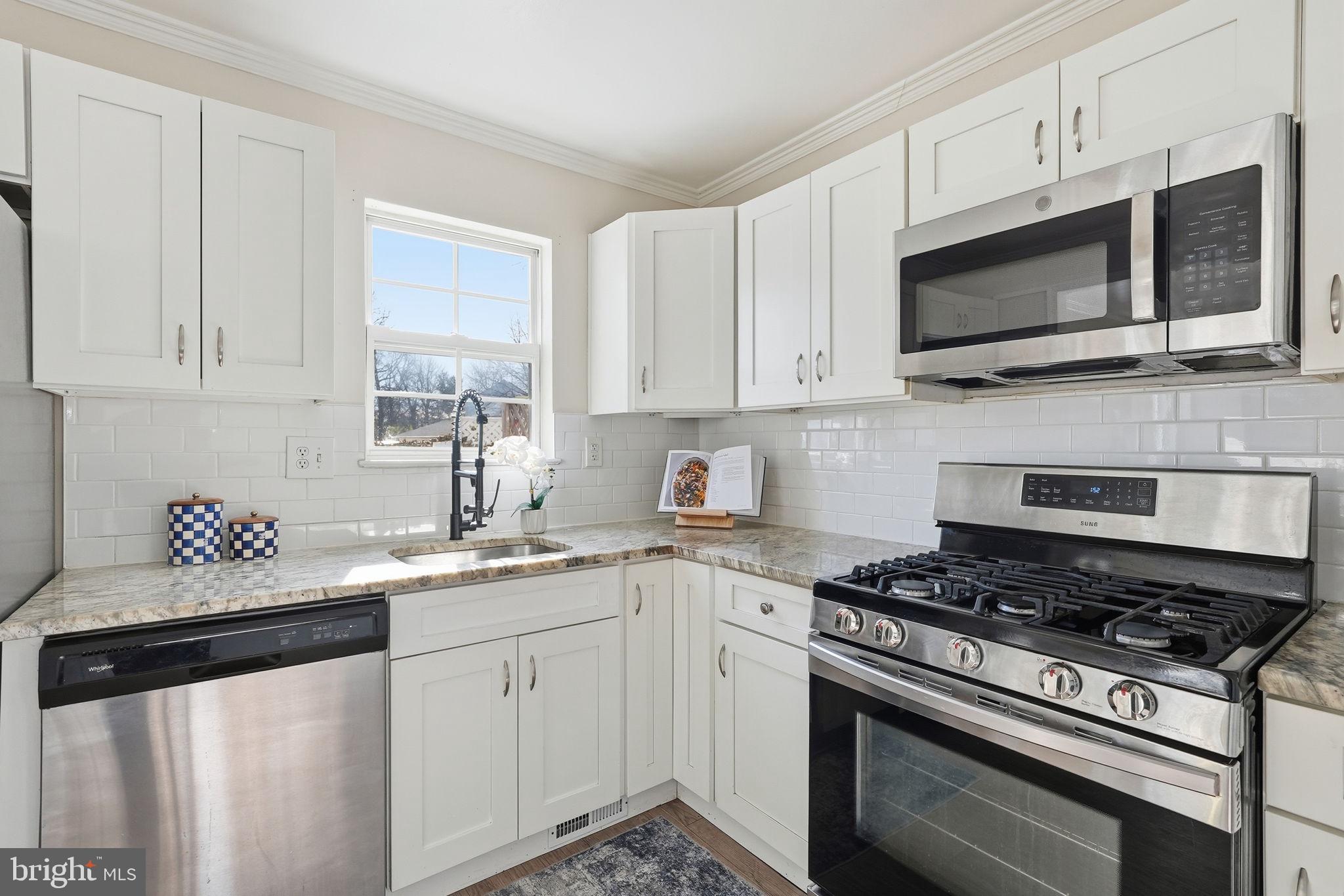 9005 Loughran Road Fort Washington, MD 20744 - Photo 9 of 44 Gallery Image 9