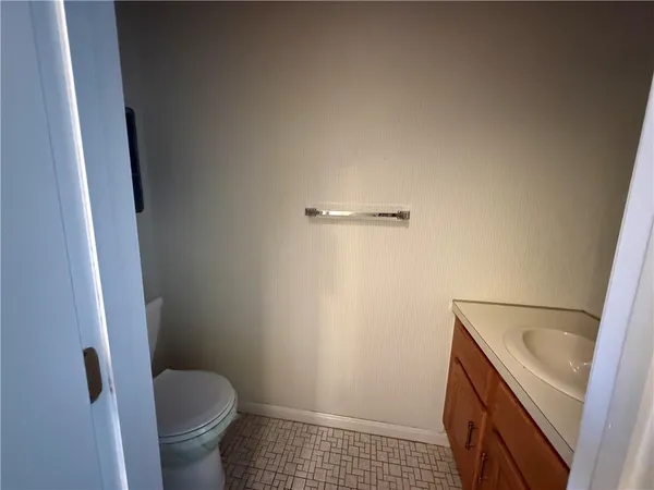 $323,000 | 351 New London Avenue, Unit 302, Warwick, RI 02886