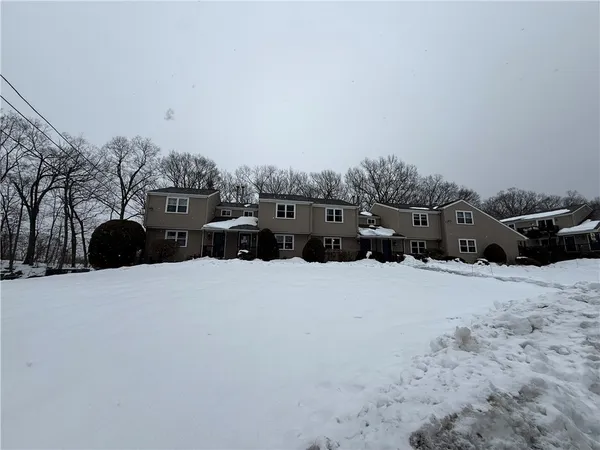 $323,000 | 351 New London Avenue, Unit 302, Warwick, RI 02886