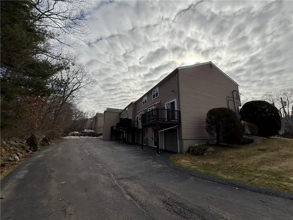 $323,000 | 351 New London Avenue, Unit 302, Warwick, RI 02886
