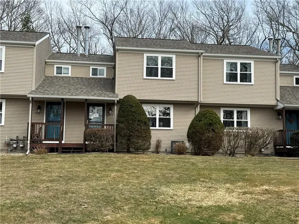 $323,000 | 351 New London Avenue, Unit 302, Warwick, RI 02886