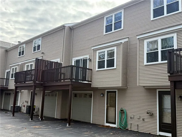 $323,000 | 351 New London Avenue, Unit 302, Warwick, RI 02886