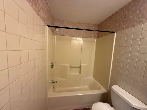 $323,000 | 351 New London Avenue, Unit 302, Warwick, RI 02886